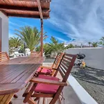 Vakantiehuis Casa Albi - Shared Pool With Bbq By Lanzarote *