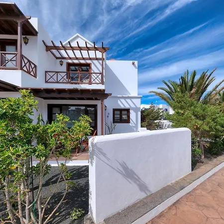 Casa Albi-shared Pool Playa Blanca (Lanzarote)
