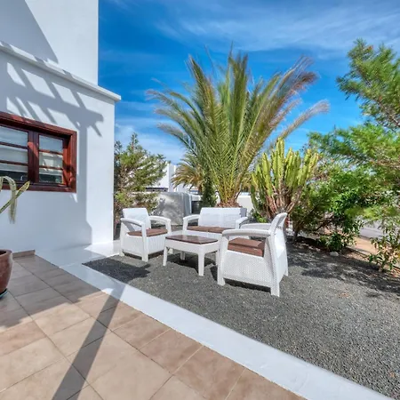 Casa Albi - Shared Pool With Bbq By Lanzarote * Playa Blanca (Lanzarote)