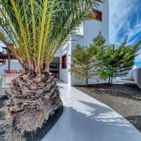 Casa Albi - Shared Pool With Bbq By Lanzarote Playa Blanca (Lanzarote)