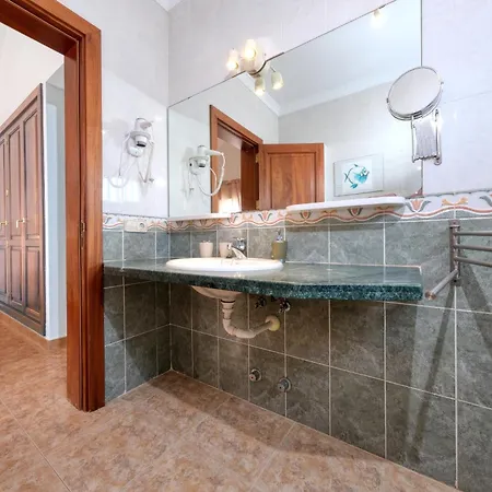 Semesterbostad Casa Albi - Shared Pool With Bbq By Lanzarote *