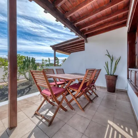 Casa Albi - Shared Pool With Bbq By Lanzarote Semesterbostad *