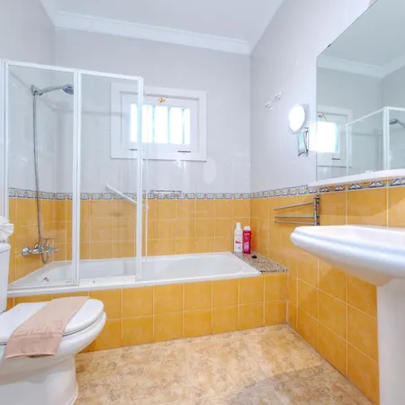 Semesterbostad Casa Albi - Shared Pool With Bbq By Lanzarote Playa Blanca (Lanzarote)